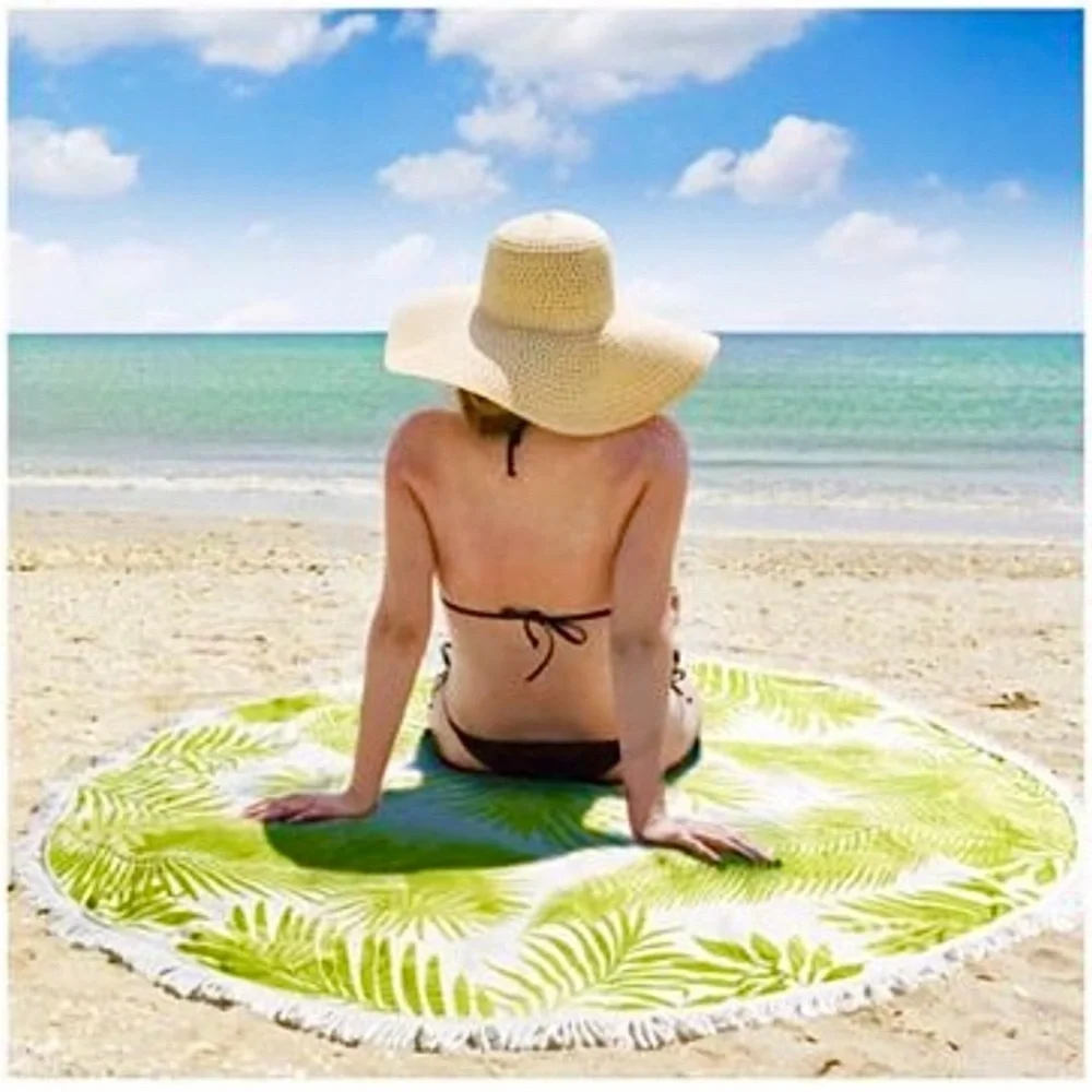 NWT Two’s Company Peaceful Palm Round Towel